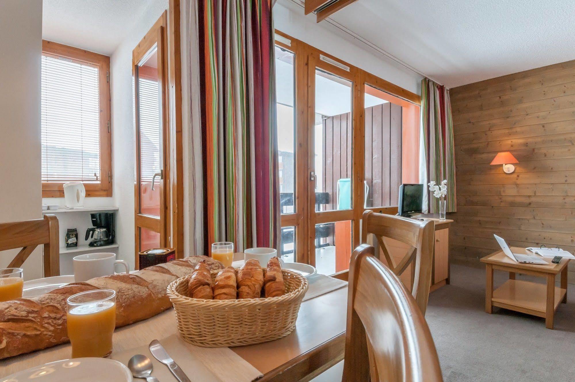 Macot-la-Plagne Residence Pierre & Vacances Les Chalets Des Arolles المظهر الخارجي الصورة